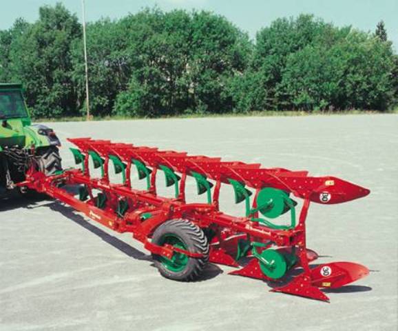 Pluh k traktoru PG/RG